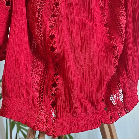 Boho off-the-shoulder red crop top with lace - Picture 8 of 10